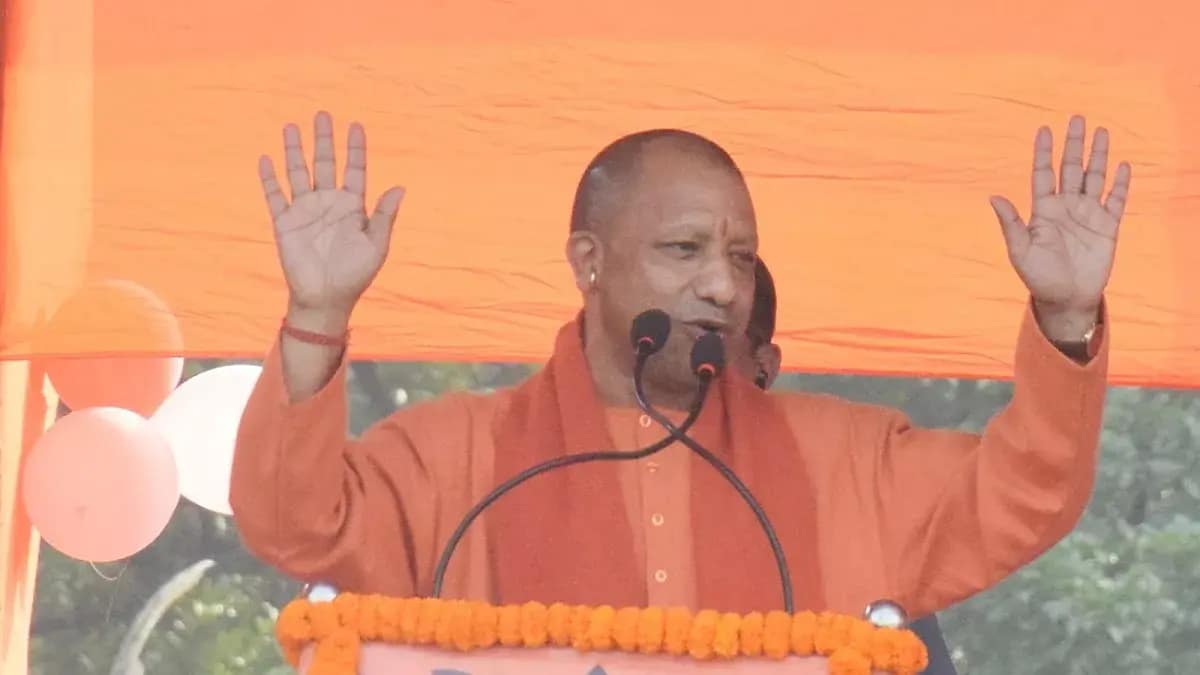 गोरखनाथ मंदिर में सीएम योगी आदित्यनाथ का गुरु पूर्णिमा कार्यक्रम