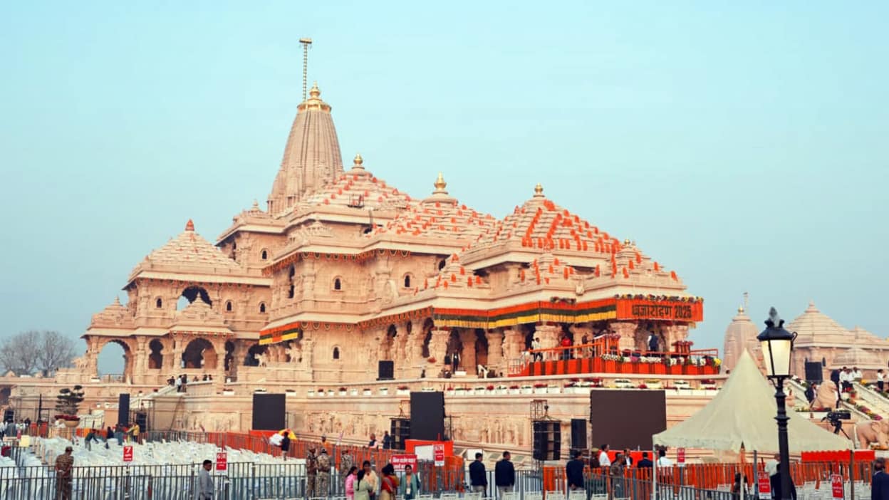 राम मंदिर चढ़ावा चोरी के बावजूद अयोध्या में श्रद्धालुओं की भीड़ बरकरार, सरकार ने किया बड़ा दावा