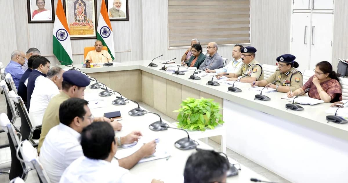 UP Fire Safety Audit: लखनऊ अग्निकांड के बाद सीएम योगी का बड़ा निर्देश, हर जिले में होगी जांच