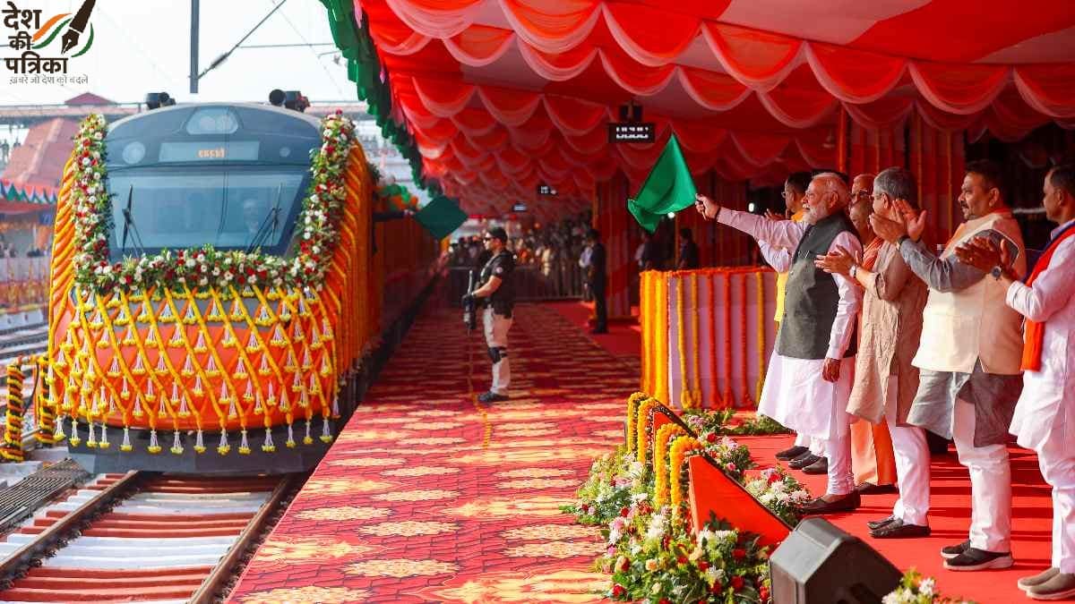 वाराणसी में वंदे भारत एक्सप्रेस के उद्घाटन पर पीएम मोदी को भेंट: काशी की मीनाकारी कला से सजा ट्रेन मॉडल, परंपरा और आधुनिकता का अनोखा संगम