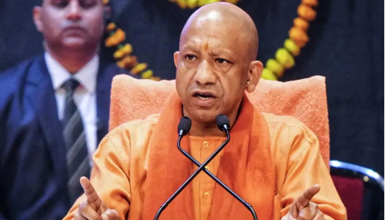 होली पर CM Yogi का दोहरा तोहफा: 4 दिन छुट्टी + त्योहार से पहले सैलरी! 17 लाख कर्मचारी खुश, माहौल बिगाड़ने वालों को सख्त चेतावनी